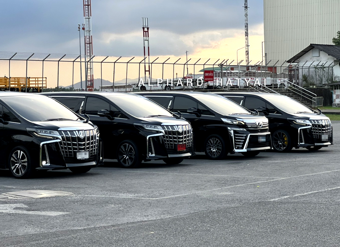 Toyota Alphard หาดใหญ่พร้อมคนขับ สำหรับลูกค้า VIP